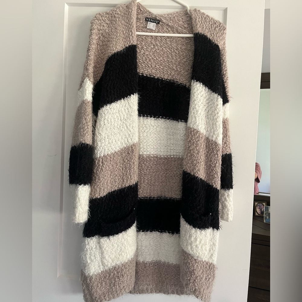 Cozy sweater. Size medium
